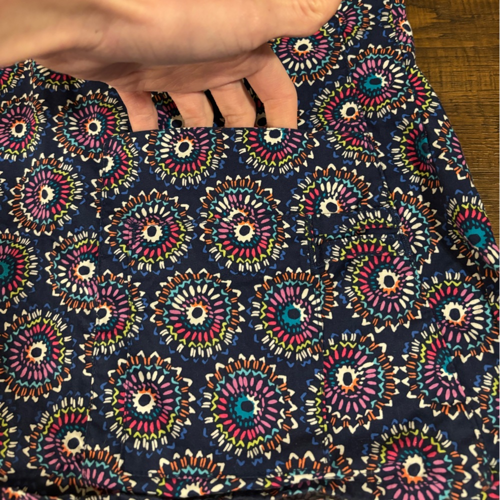 Vera Bradley Lot of Scrub Tops - Picture 7 of 11
